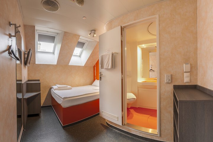 Room 22 of 57