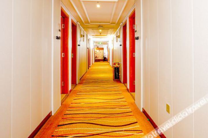 Hotel Interior 11 of 30