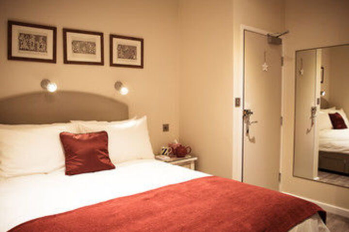 Room 43 of 89