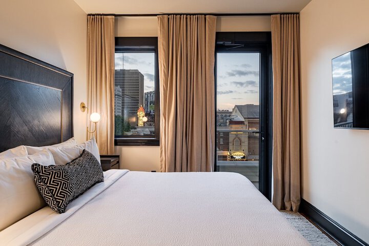 Room 74 of 341