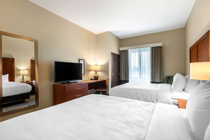 2 Queen Beds (6 of 11)