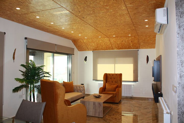 Room 10 of 18