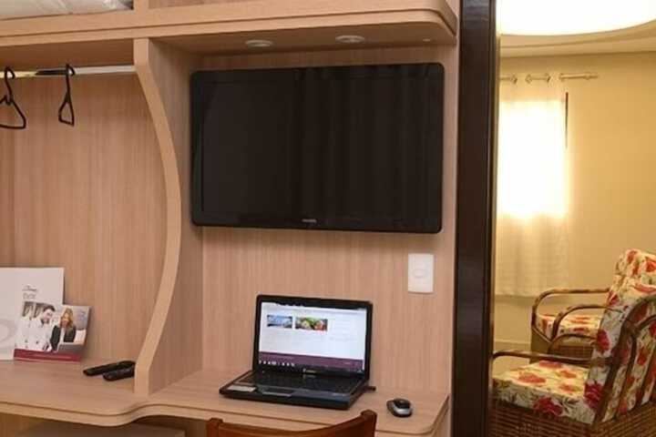 Room 6 of 49