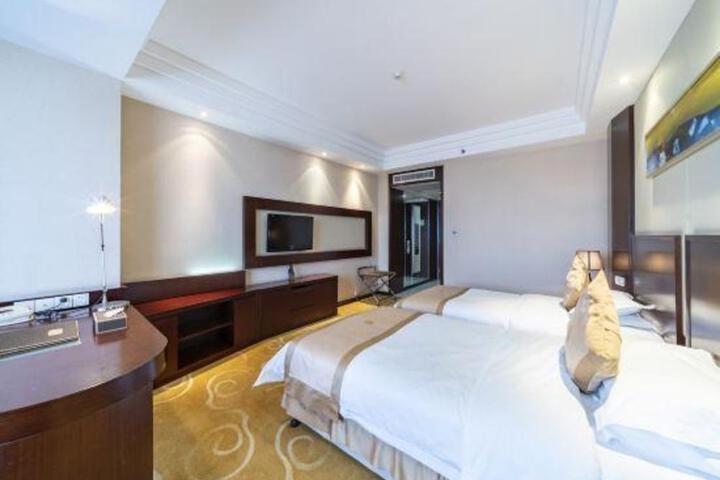 Yulong International Hotel