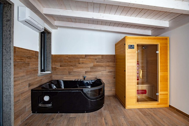 Room 30 of 53