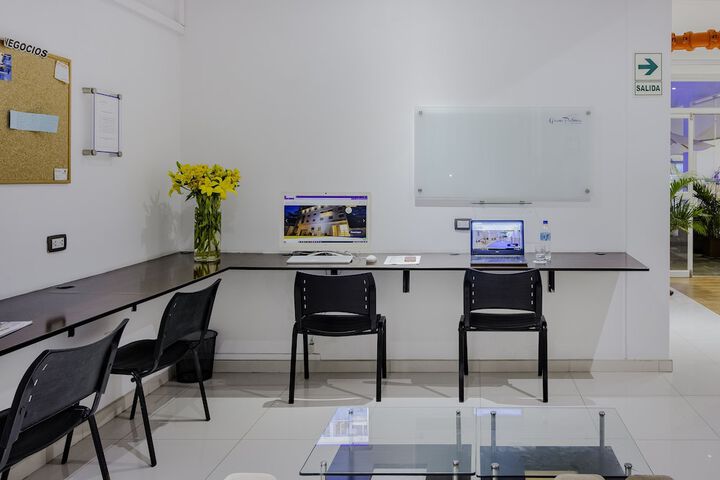 Business Center 33 of 38