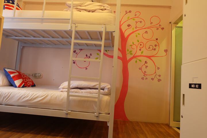 Room 10 of 37