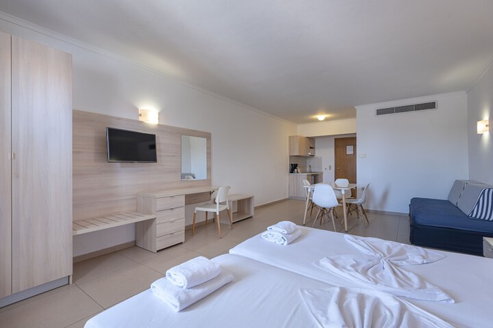 Room 8 of 29