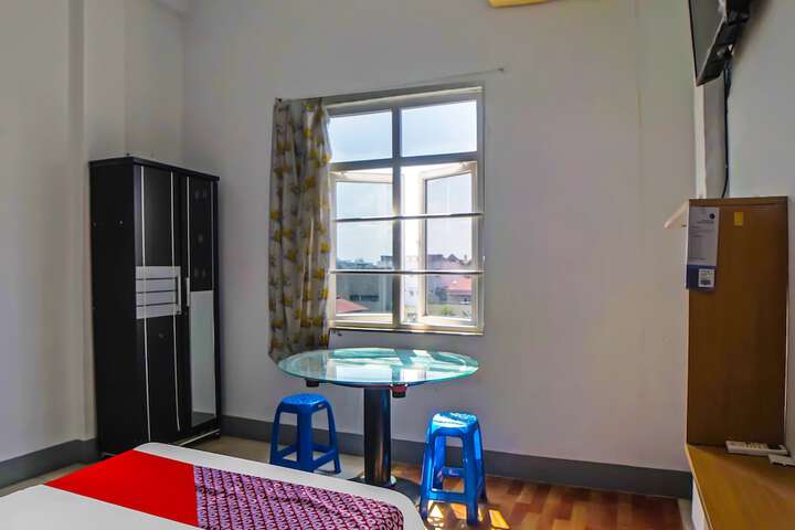 Room 10 of 21
