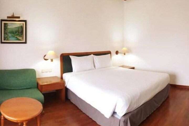 Room 10 of 53