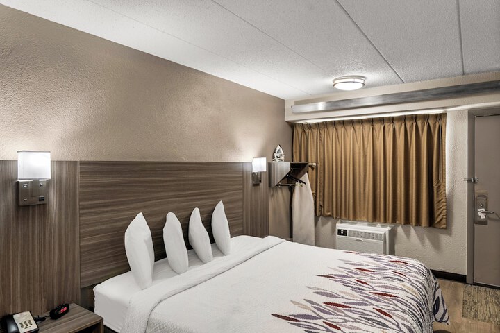 Room 16 of 23