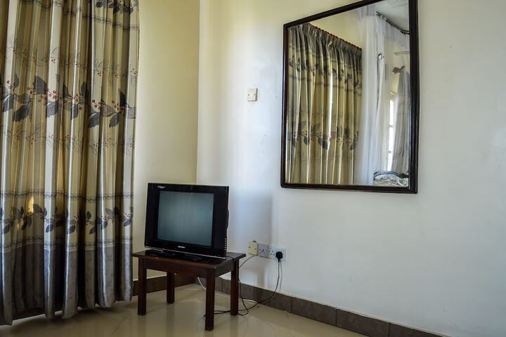 Room 16 of 36