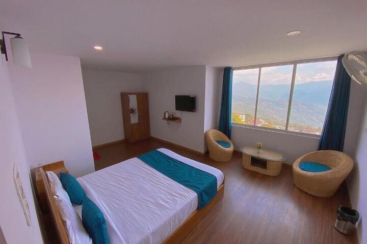 Room 8 of 23