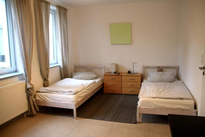 Room 5 of 11