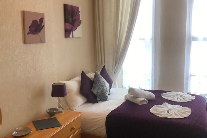 Room 14 of 40