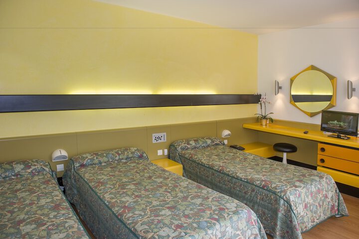 Room 7 of 34