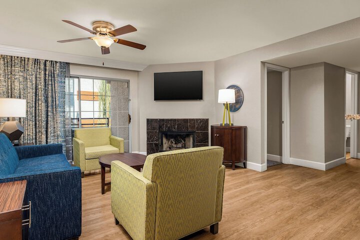 Room 4 of 91