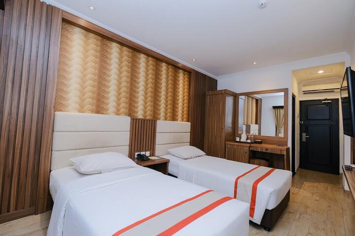 Room 28 of 74