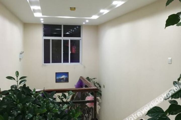 Hotel Interior 10 of 45