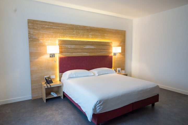 Room 32 of 101
