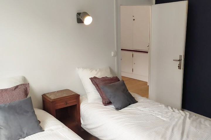 Room 5 of 20