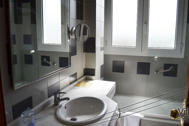 Room 15 of 30