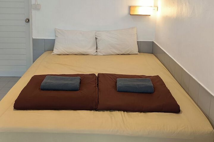 Room 28 of 80