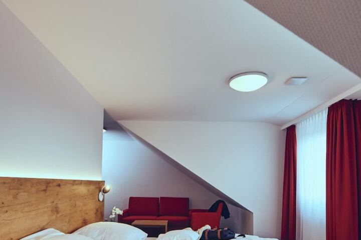 Room 9 of 47