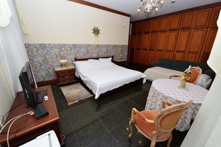 Room 33 of 52