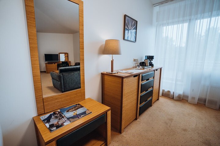Room 56 of 176
