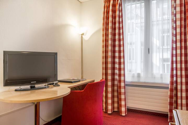 Room 20 of 103