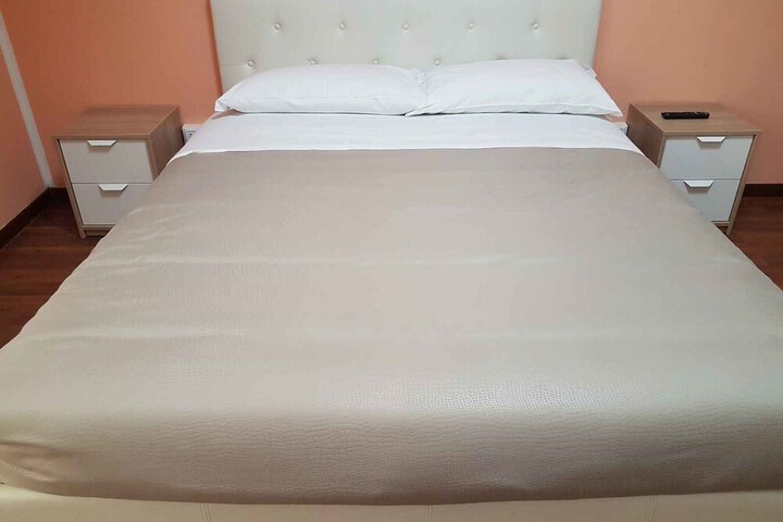 Room 7 of 33
