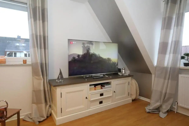 Room 3 of 9