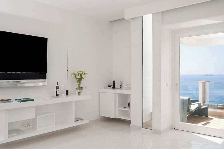Room 27 of 170