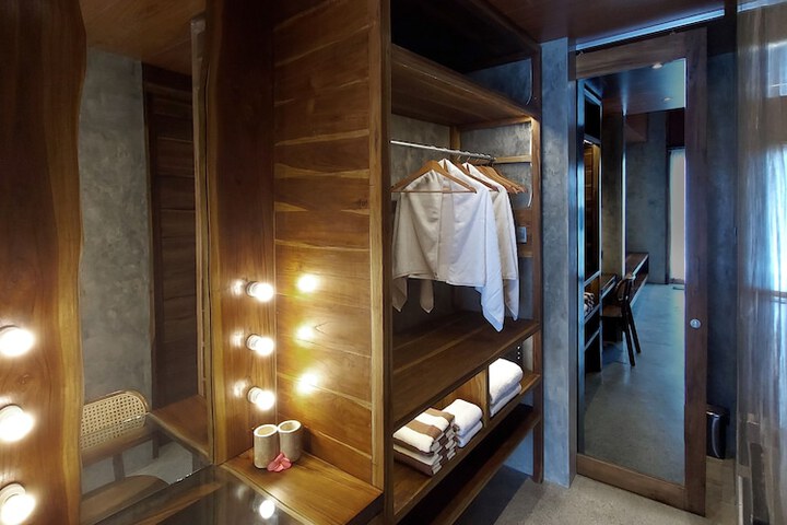 Room 14 of 69