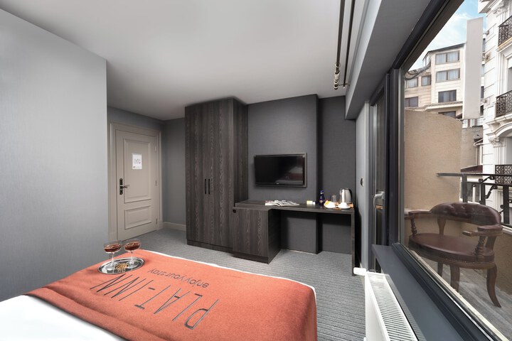 Room 12 of 41