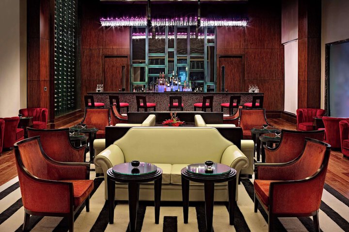 Lounge 58 of 112