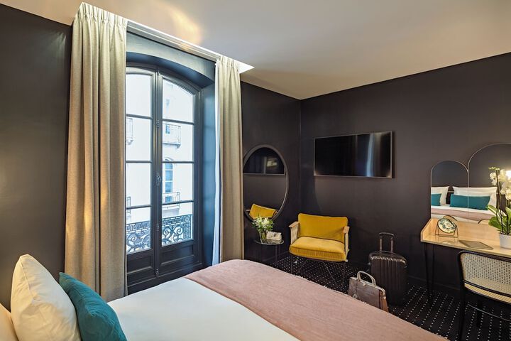 Room 13 of 27
