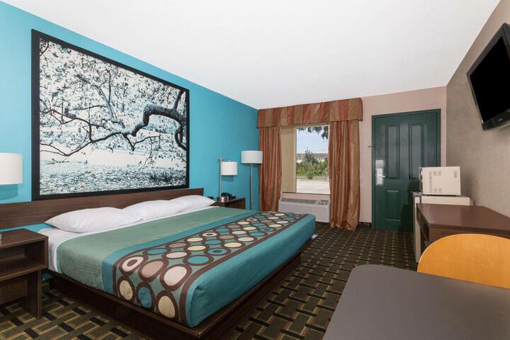 2 Queen Beds (4 of 4)