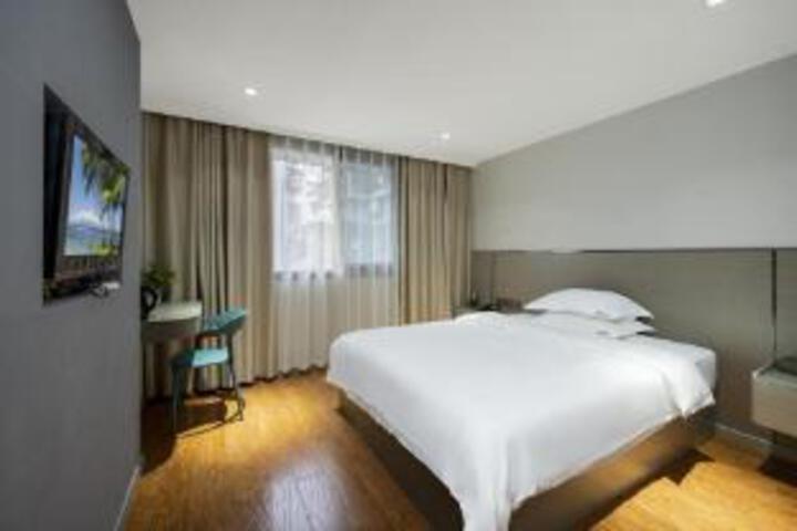 Room 8 of 8