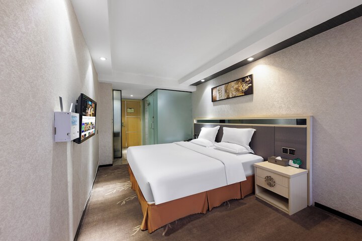 Room 21 of 53