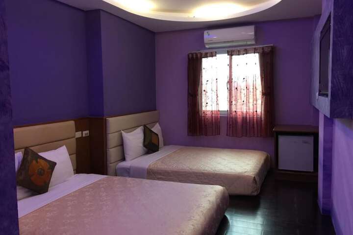 Room 16 of 33