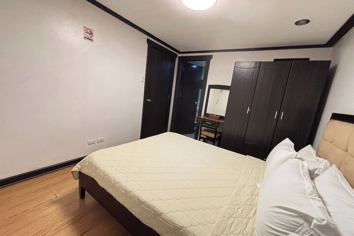 Room 7 of 61