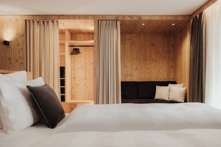 Room 15 of 95
