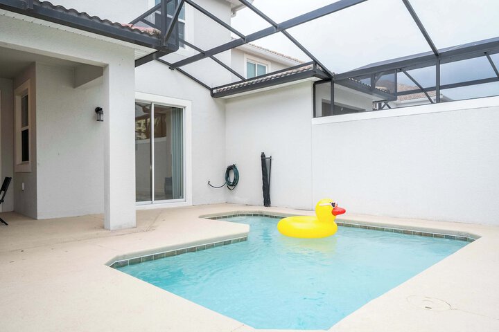 Pool 33 of 67