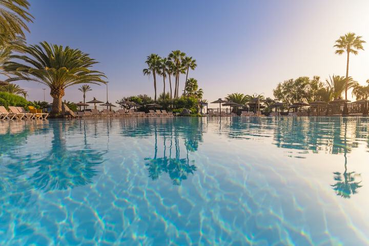 Hotel Pool