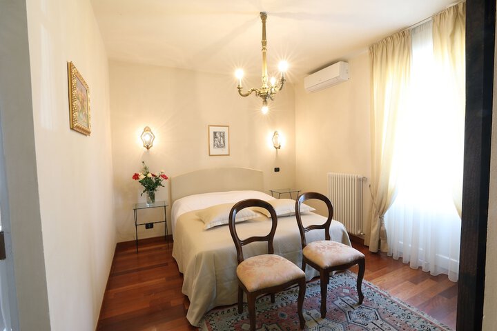 Room 11 of 44