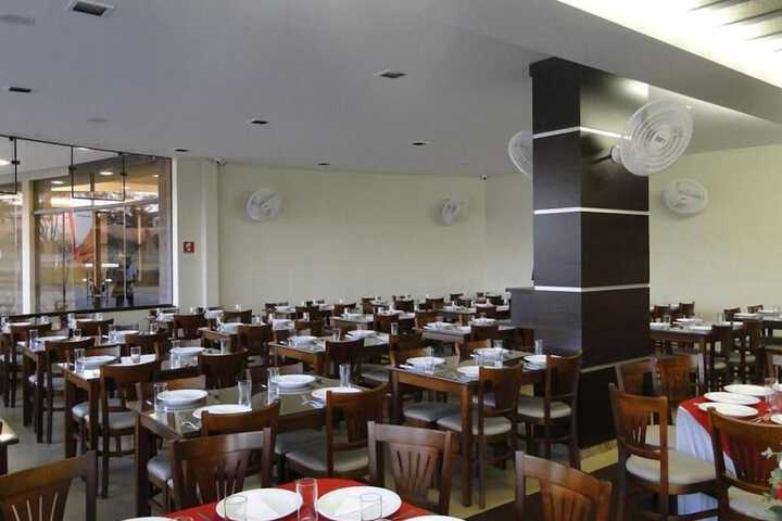 Dining 36 of 49