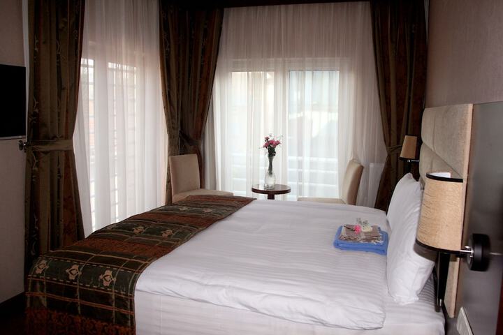 Room 15 of 50