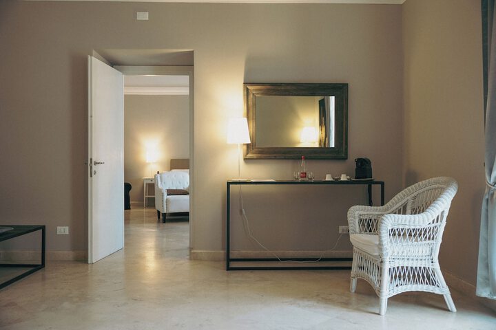 Room 42 of 85